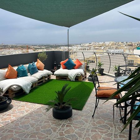 Trendy Seaside Escape 2 Bedroom Penthouse Marsaskala Extérieur photo
